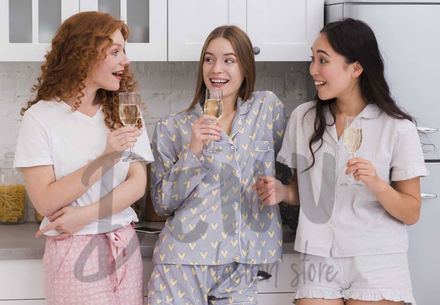 Дамска пижама или нощница за дома и свободното време